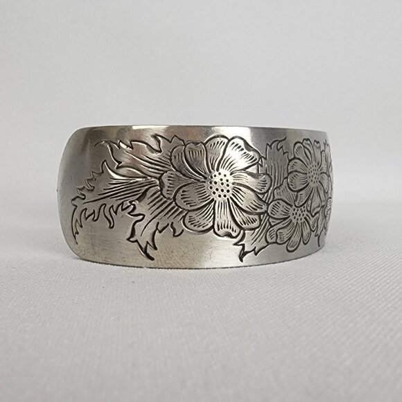 Kirk Pewter Aster Cuff 900-9 Floral Engraved Bracelet - Picture 3 of 8